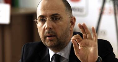 Stire din Politică-Administrație : Kelemen Hunor, singurul candidat pentru funcția de președinte al UDMR