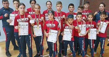 Stire din Sport : Sportivii de la CS Năvodari au câștigat 17 medalii la Cupa României de kempo K1