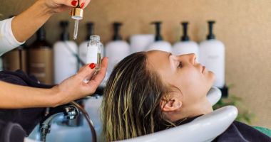 Stire din Sănătate : Tratamentele cu keratină asigură un efect fortifiant firelor de păr