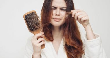 Stire din Sănătate : Tratamentele cu keratină ajută la întărirea firului de păr și lipsit de elasticitate