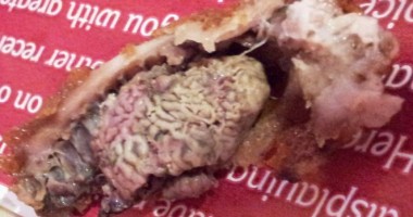 Stire din Diverse : Ce a găsit un tânăr într-un meniu KFC
