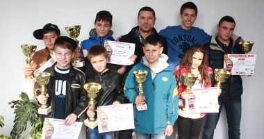 Stire din Sport : Medaliați la Cupa Judgement Day la kickbox