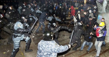 Stire din Actualitate : UE condamnă ferm violențele împotriva manifestanților din Kiev
