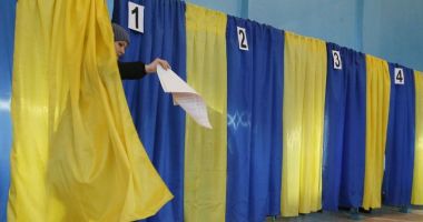 Stire din Actualitate : Kievul a înființat 101 secții de votare în străinătate pentru scrutinul prezidențial