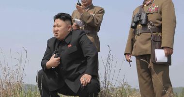 Stire din Actualitate : Kim Jong Un a supervizat testarea unui lansator de rachete multiplu