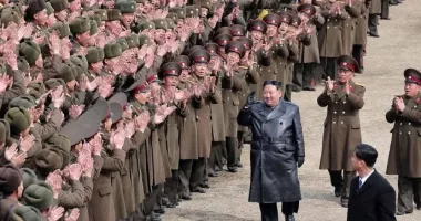Stire din Actualitate : Kim Jong Un vrea să întărească prima linie împotriva dușmanului de moarte sud-coreean