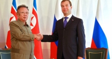 Stire din Actualitate : Kim Jong-il i-a spus lui Medvedev că vrea reluarea negocierilor în șase