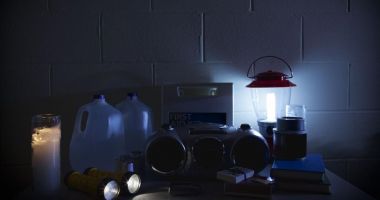 Stire din Social : Ce nu trebuie să lipsească din casă, în cazul unui posibil blackout. Kit de urgență