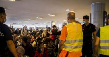 Stire din Actualitate : S-a terminat! Decizia Croației în privința imigranților