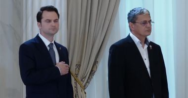 Stire din Politică-Administrație : Sebastian Burduja și Marcel Boloș au depus jurământul ca miniștri ai Cercetării și, respectiv, Fonduri UE