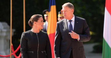 Stire din Actualitate : Eveniment penibil la Cotroceni: traducerea nu a fost completă. Scandal după vizita șefei statului maghiar