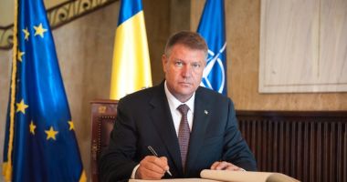 Stire din Politică-Administrație : Klaus Iohannis a semnat DECRETELE! Pe cine a decorat șeful statului