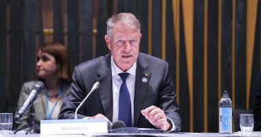 Stire din Actualitate : Klaus Iohannis: “Solicitările dascălilor pentru măriri salariale sunt îndreptățite”