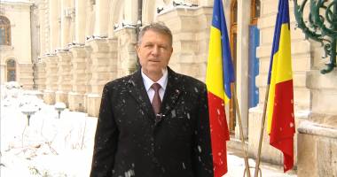 Stire din Politică-Administrație : Mesajul lui Klaus Iohannis de Anul Nou: Începem un an în care va trebui să construim temeinic / VIDEO
