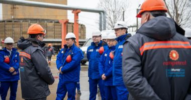 Președintele Consiliului Director al KazMunayGas, vizită pe platforma industrială Petromidia