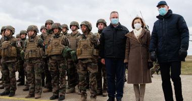VIDEO: Klaus Iohannis şi Nicolae Ciucă, la Baza 57 Aeriană de la Mihail Kogălniceanu, împreună cu ministrul francez al Apărării - 2
