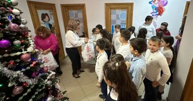 Stire din Politică-Administrație : Primăria Mihail Kogălniceanu a oferit cadouri pentru copiii din localitate