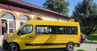 Stire din Politică-Administrație : Administraţia locală din Mihail Kogălniceanu a achiziţionat un microbuz nou pentru transportul elevilor