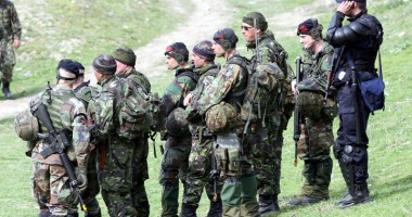 Stire din Eveniment : Militarii americani participă la…curățarea plajei din Năvodari