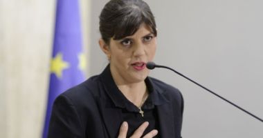 Stire din Eveniment : Laura Kovesi, acuzată oficial de luare de mită, abuz în serviciu și mărturie mincinoasă. Contestă controlul judiciar