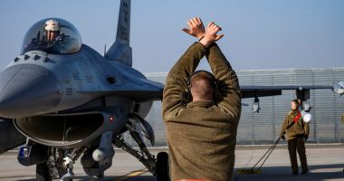 Stire din Actualitate : Summit-ul G7: Joe Biden dă undă verde antrenării piloților ucraineni pe avioane de luptă F-16