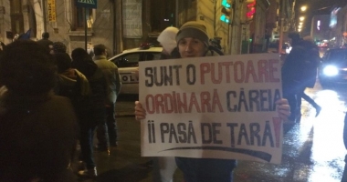 A ȘASEA ZI DE PROTESTE LA CONSTANȚA / Mii de oameni cer plecarea Guvernului Grindeanu / Galerie foto-video - 9