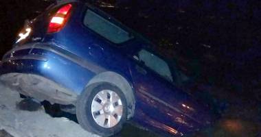 Au ajuns cu mașina în lac - 3