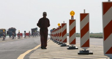 Stire din Economie : Drumarii protestează împotriva reducerilor salariale