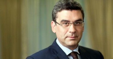 Stire din Politică-Administrație : "La Congresul PMP, intelectualii din partid au fost evacuați și marginalizați"