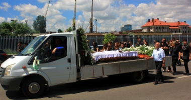 Lacrimi și durere la căpătâiul Andreei și al mamei ei. Tragedia crește în proporții. A murit și bunica ei - 2