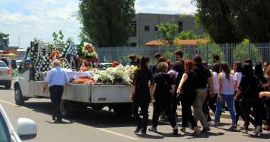 Lacrimi și durere la căpătâiul Andreei și al mamei ei. Tragedia crește în proporții. A murit și bunica ei - 3