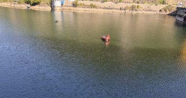 Stire din Eveniment : UPDATE: Bărbatul care și-a ucis soția și a fugit spre Lacul Tarnița, găsit mort