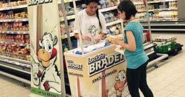 Stire din Social : Tone de lactate de la Brădet, retrase  de pe piață. Autoritățile cer românilor  să arunce produsele de la această firmă