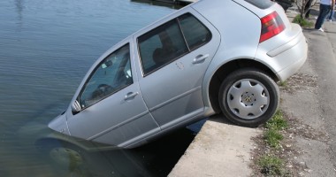 Mașină căzută în lacul Tăbăcărie - 3
