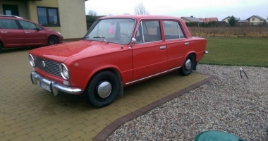GALERIE FOTO. LADA 1200, amintire din EPOCA DE AUR. Unde mai găsim asemenea mașină și la ce prețuri - 4
