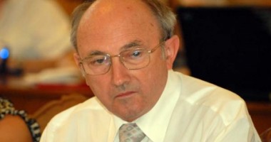 Stire din Sănătate : Câți bani a cerut ministrul sănătății Guvernului