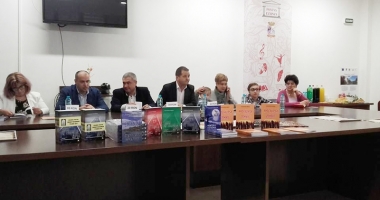 La doar 11 ani, elevul  Alexandru Matei și-a lansat cartea - 2