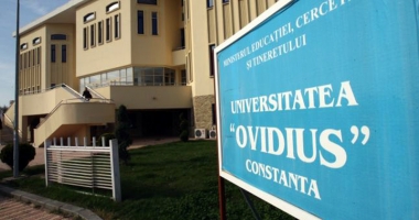 Stire din Cultură-Educație : La Facultatea de științe ale naturii se întâlnesc "Țăranii dobrogeni"