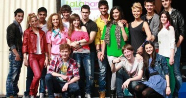 Stire din Cultură-Educație : LaLa Band ia cu asalt stadionul Farul din Constanța!