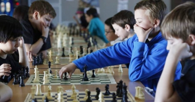 Stire din Sport : La Mamaia, începe Campionatul European de șah juniori