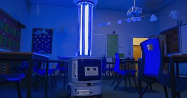 Stire din Cultură-Educație : INSP nu recomandă utilizarea lămpilor UV pentru dezinfecţia suprafeţelor în şcoli