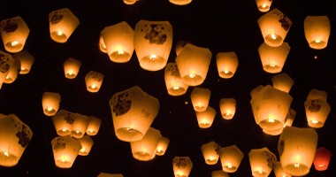 Stire din Eveniment : Cât de periculoase sunt chindiile cu lansare de lampioane