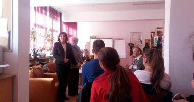 "Sunt un gând într-o zi neumblată". Lansare de carte la Liceul Teoretic "George Călinescu" - 5
