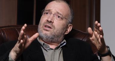Stire din Cultură-Educație : Stelian Tănase aduce  o "Nocturnă cu vampir" la Constanța