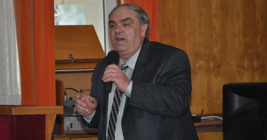 Cei mai prolifici "afaceriști"  sunt la "Prăvălia cu umor" - 6