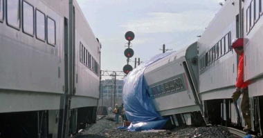Grav accident feroviar! Sunt peste 100 răniți