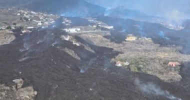 Stire din Actualitate : La Palma: Lava vulcanului Cumbre Vieja, distrus o fabrică de ciment