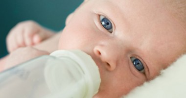 Stire din Eveniment : Bârlad: Un bebeluș de două luni a murit în timp ce era hrănit de o asistentă