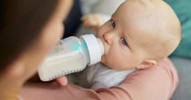 Stire din Sănătate : Cum alegeţi cea mai bună formulă de lapte praf pentru copilul vostru