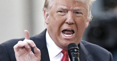 Stire din Actualitate : Un laptop cu informații sensibile despre Trump, furat de la Secret Service